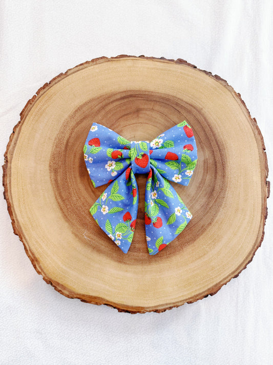 Strawberry Vines Bow