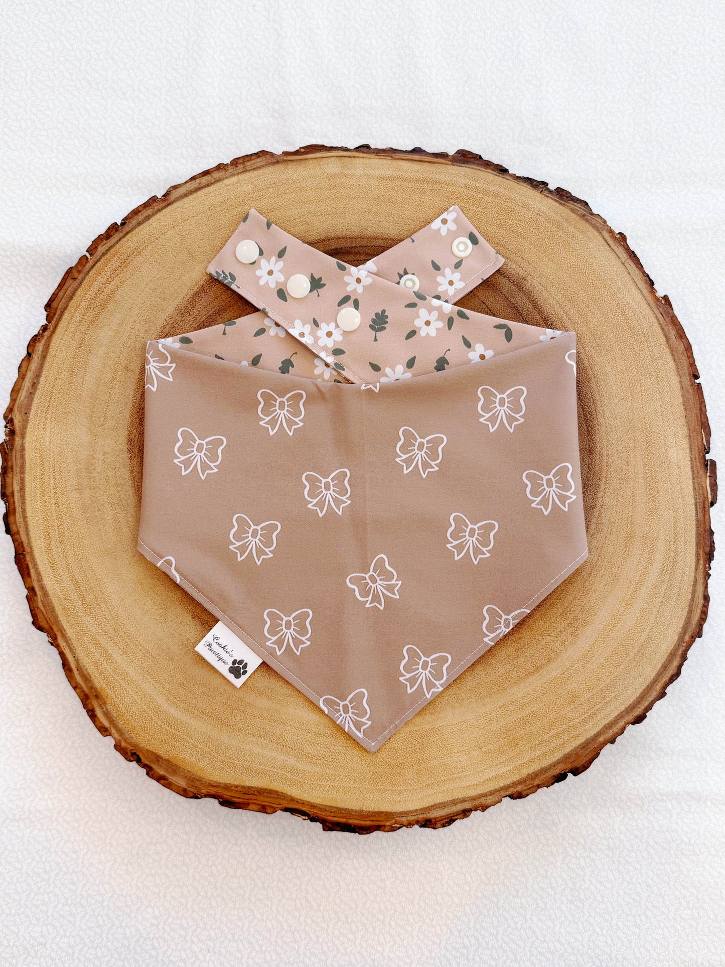[Performance] Neutral Ditsy Floral and Bows Bandana